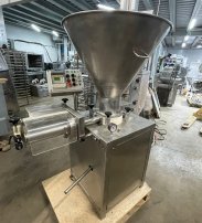 Шприц вакуумный ИПКС-047МП роторный с перекрутчиком